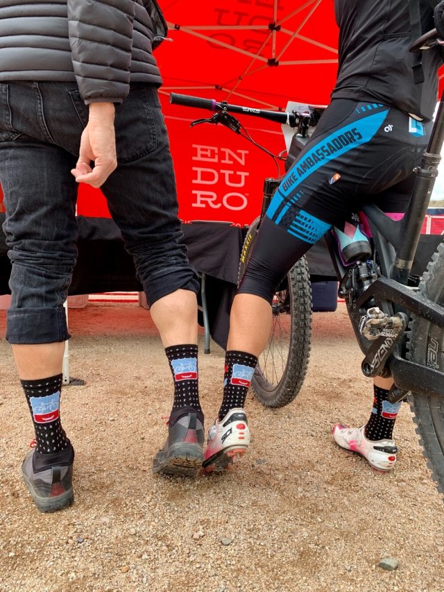 Love it when a fellow PeopleForBikes fan has the same socks ;) 📷 cred: Julie Lyon