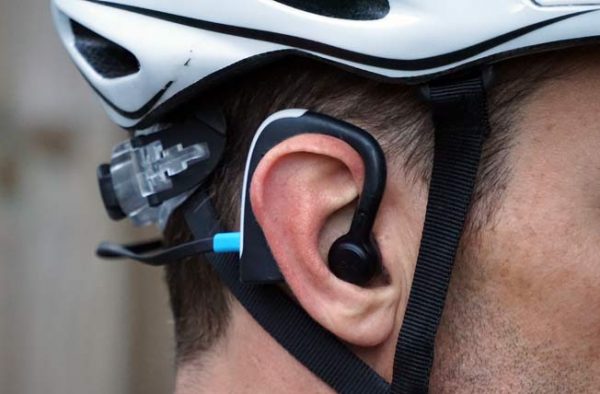 Cyclists urged not to listen to music while riding due to “vulnerability”