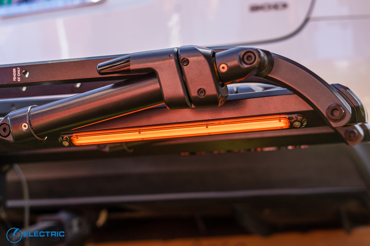 Kuat Piston Pro X eBike Bike Rac - integrated taillightsk