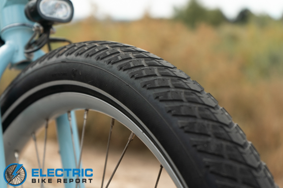 Blix Sol Eclipse Electric Cruiser Bike Review 2.4” Tires