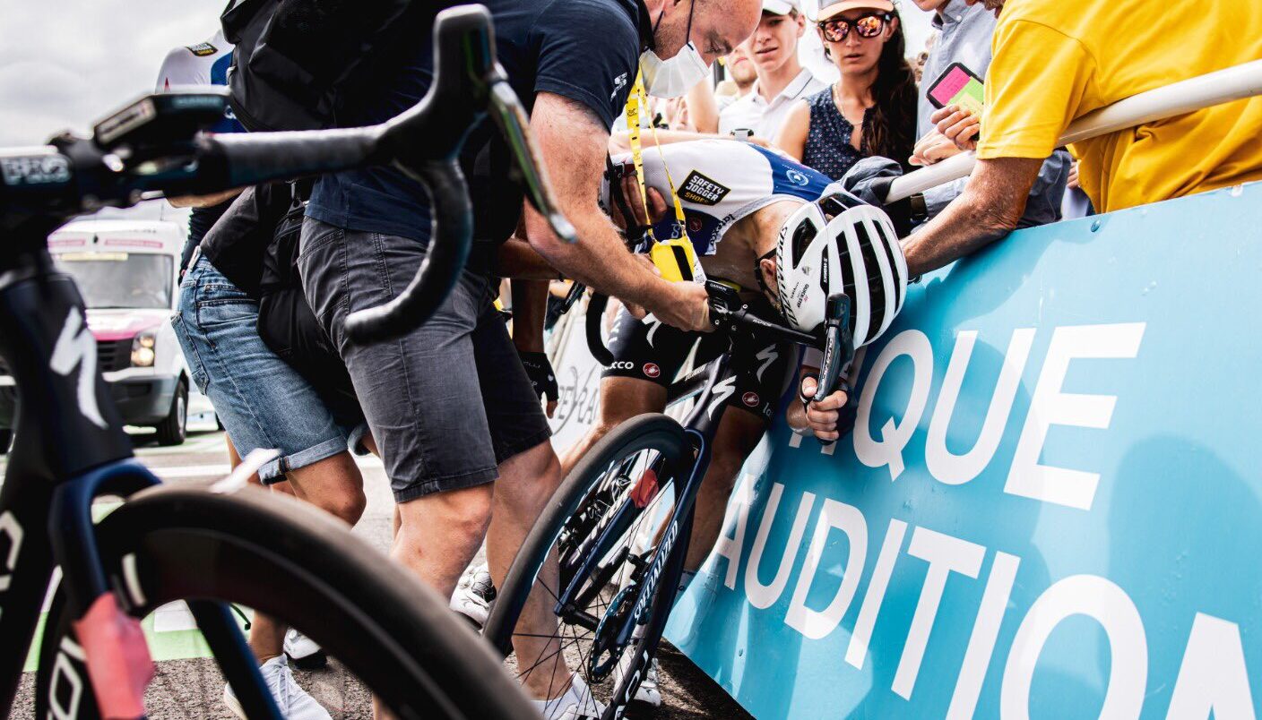 Fabio Jakobsen scrapes inside time limit alone atop Peyragudes | Video