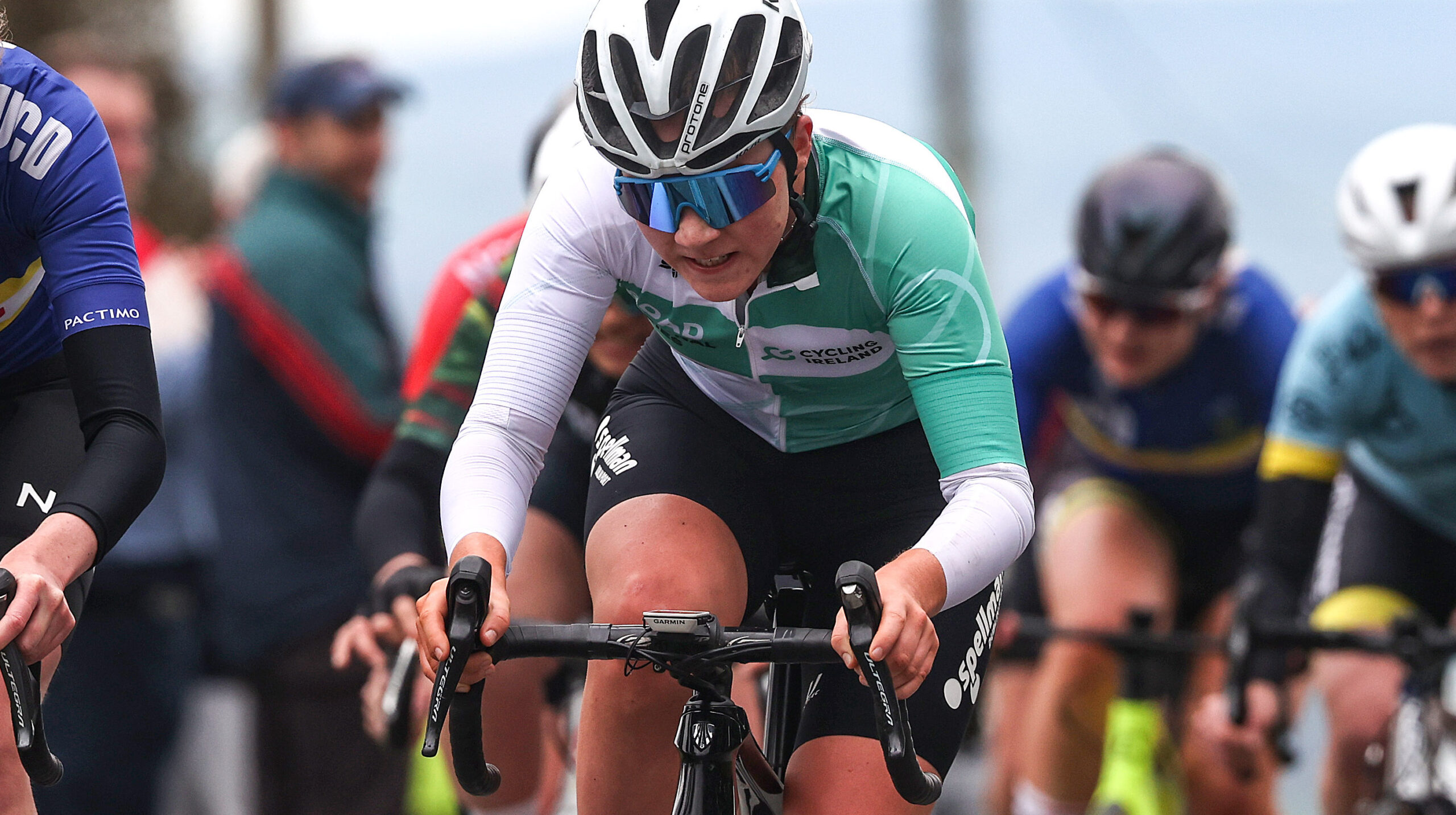 Aoife O’Brien (19) steps up a level amid full-time commitment to bike racing