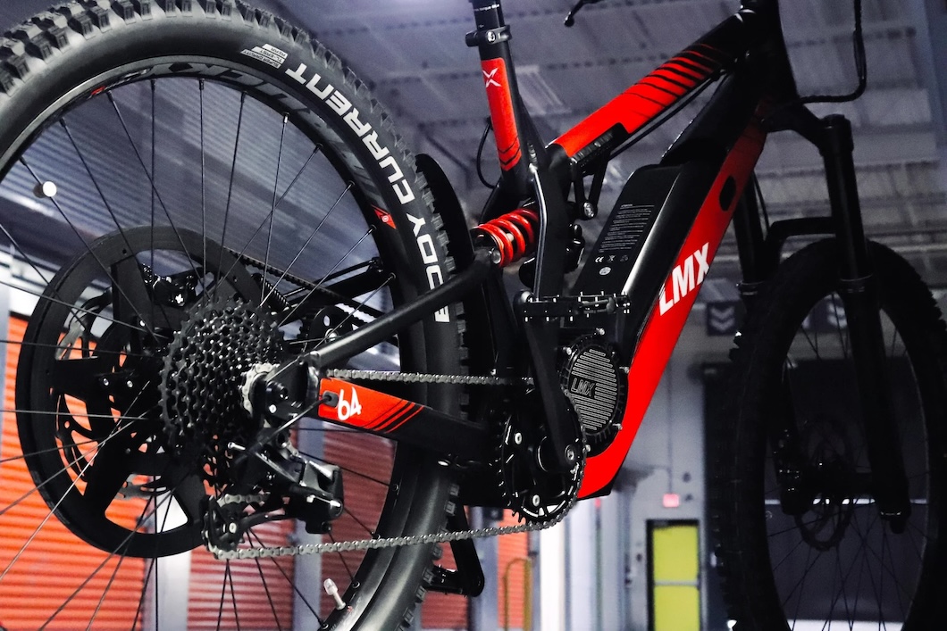 LMX Introduces eMTB With Two Drivetrains