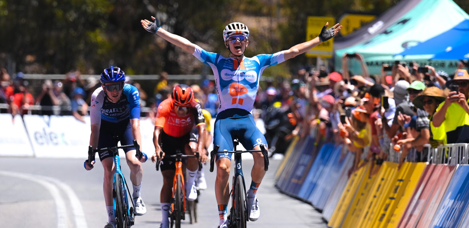 Oscar Onley (21) conquers Willunga as Brits lead the way in Australia | Video