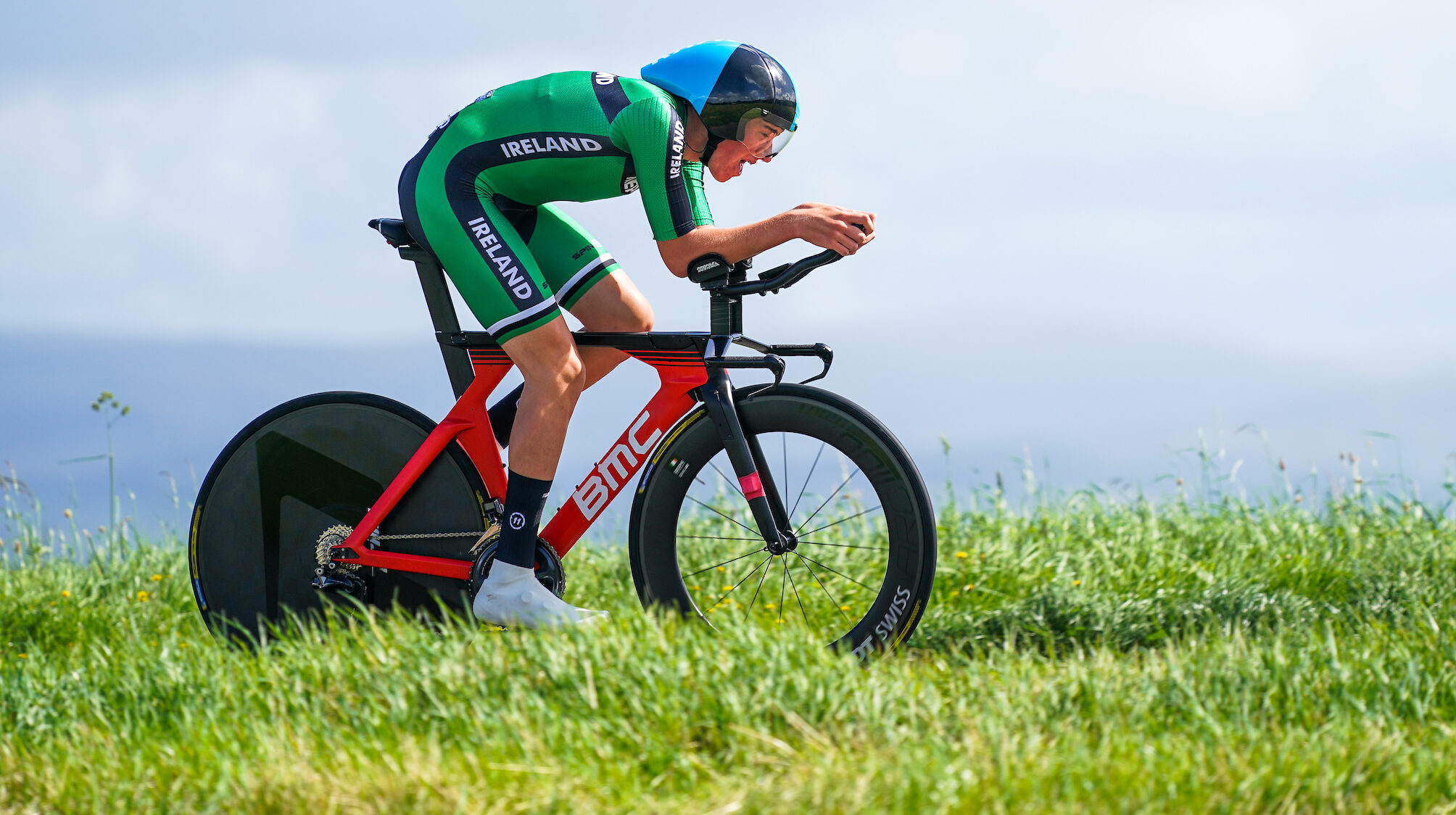 Rafferty brothers both go top 10 in U23 TT at World Champs | Video