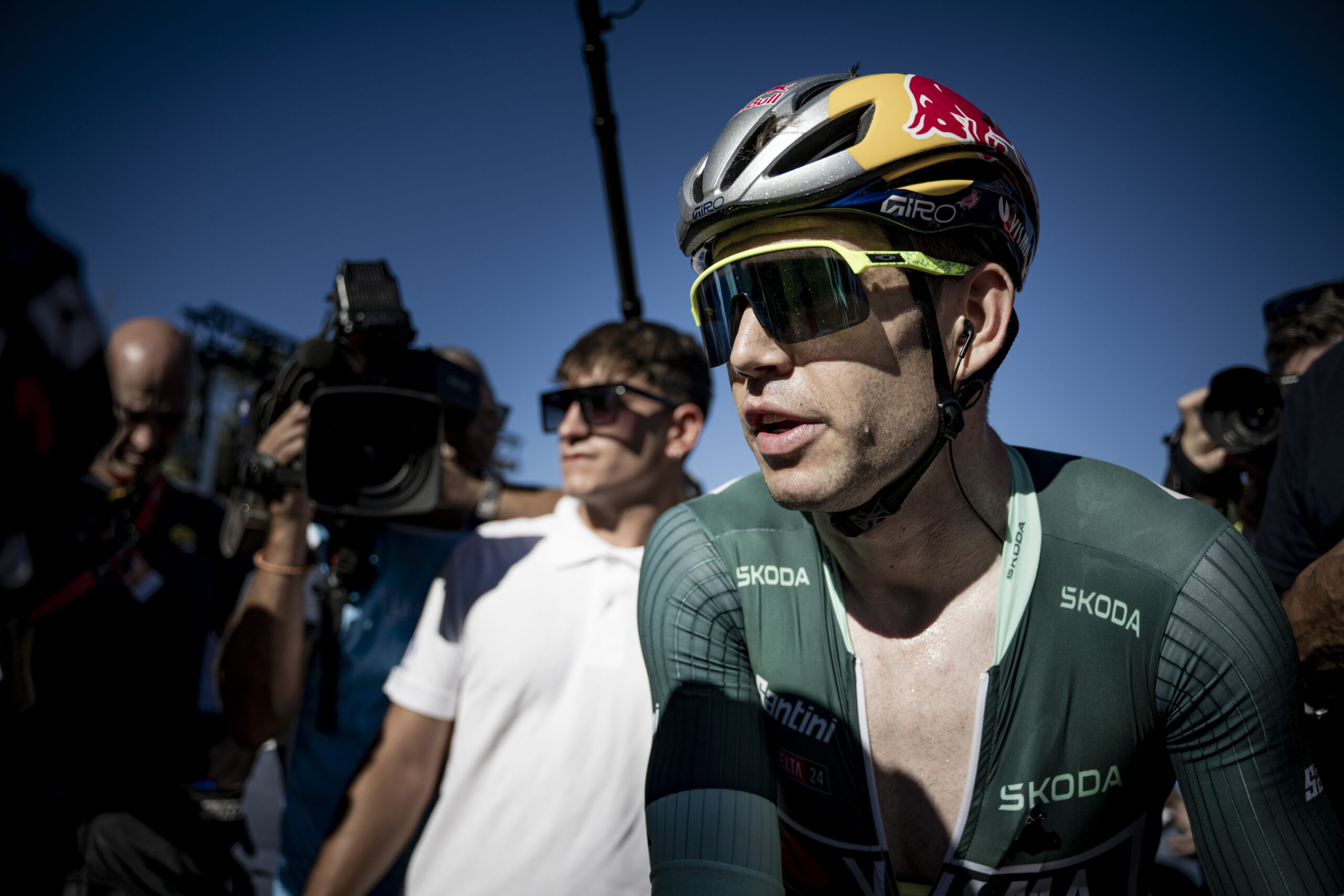 Van Aert may ride Dublin World Cup as first race back after Vuelta crash exit