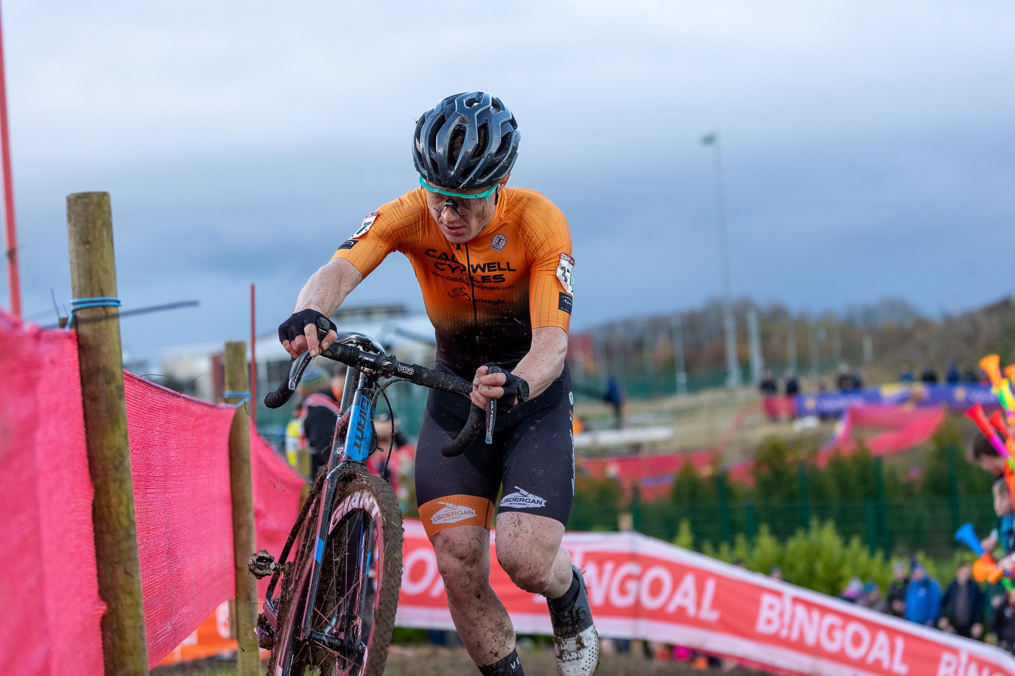 Moore and Wong (18) fight all the way in pro races at Dublin CX World Cup