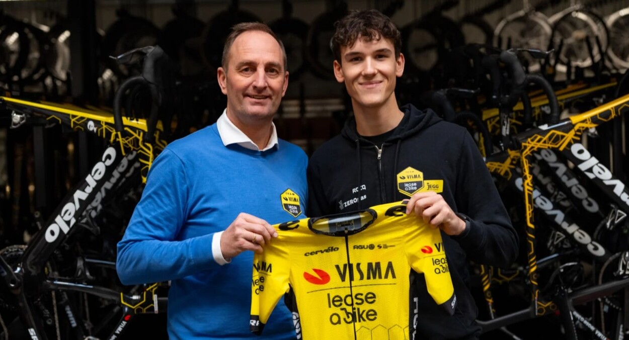 Visma-Lease a Bike signs youngest ever rider (17) for World Tour team