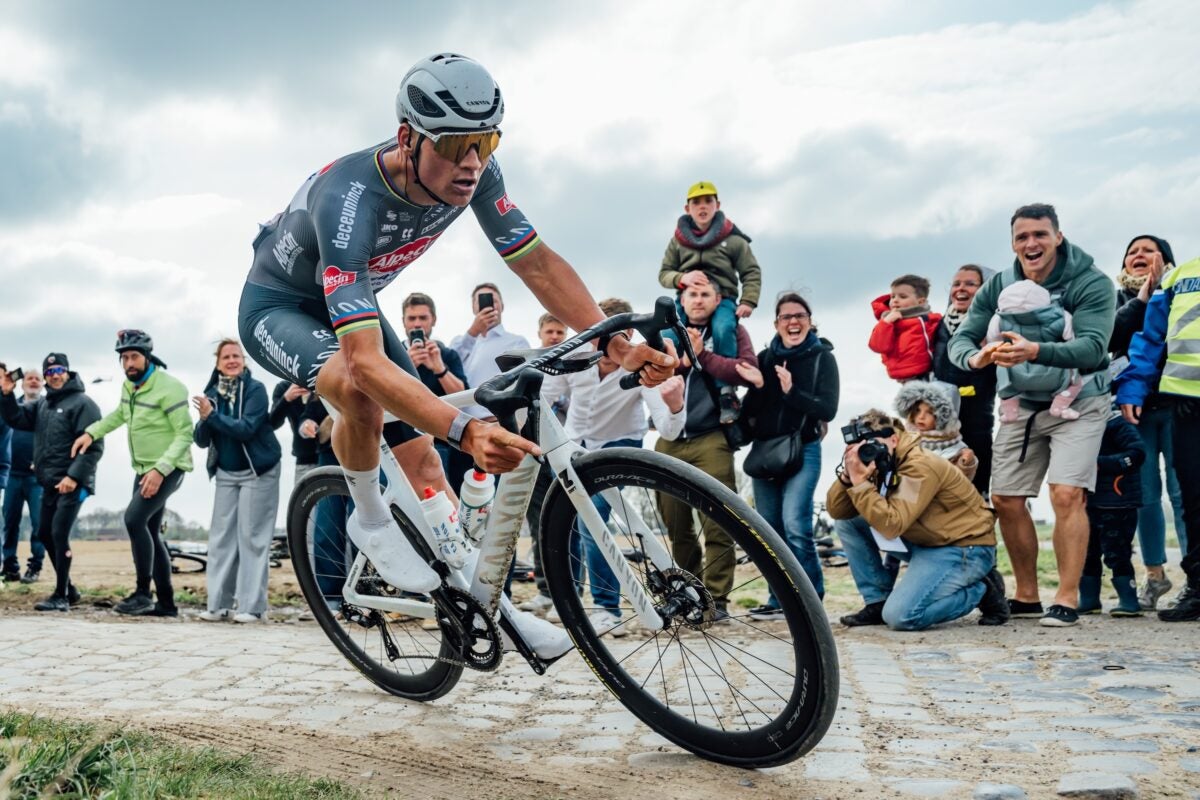Radio Silence, Power Down, No Drama: Mathieu van der Poel Conquers Paris-Roubaix Anyways