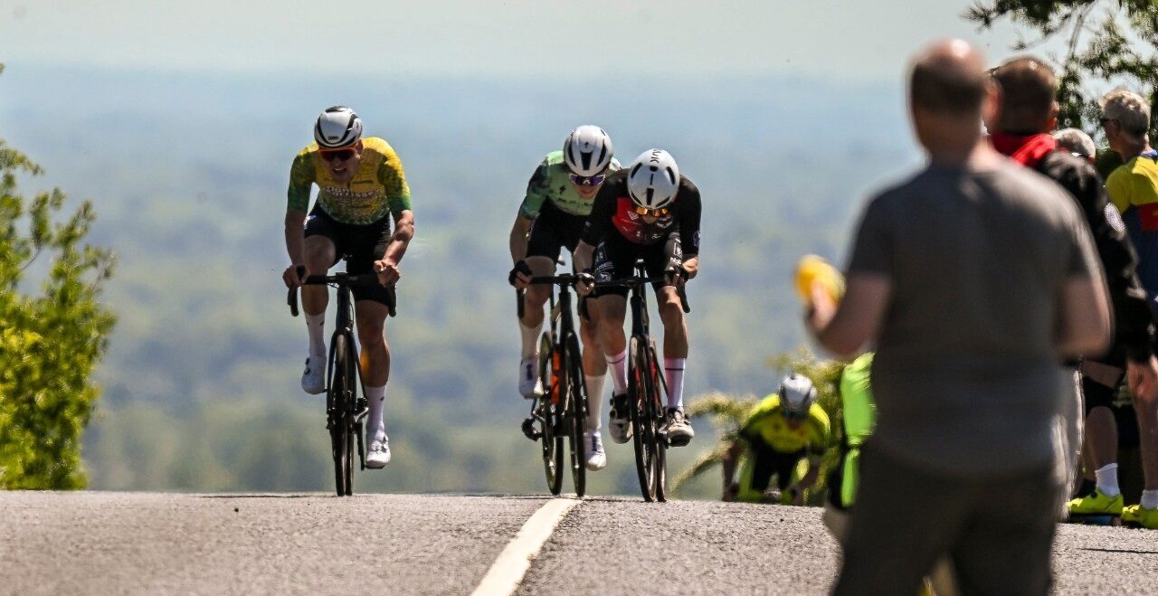 Thrilling Finish: Stage 2 Tailteann Race from Charlestown to Clifden – 170.9km of Heart-Pounding Action!